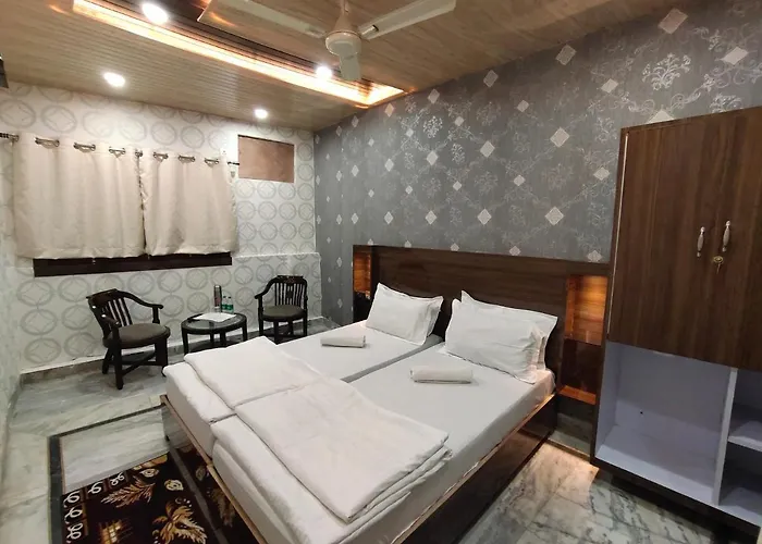 Hotel Shivratri Guest House Varanasi