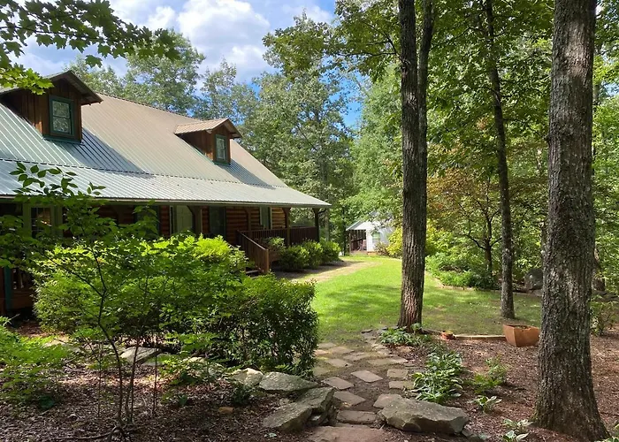 Barefoot Hills Hotel Dahlonega