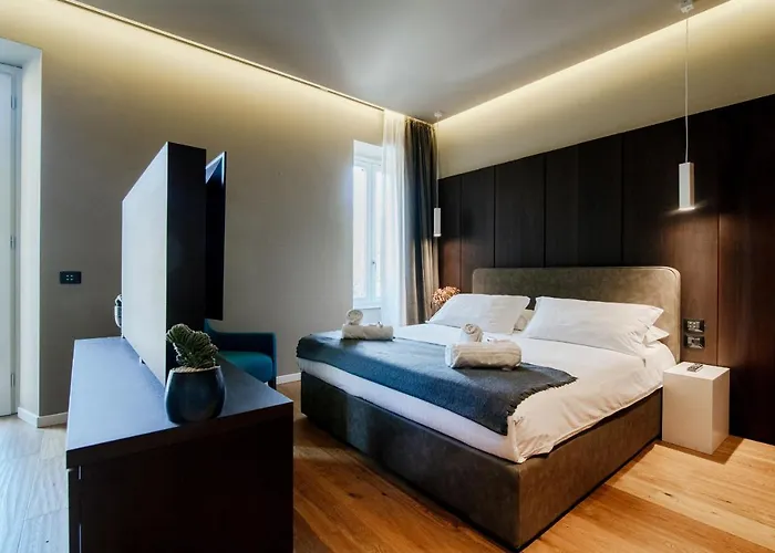 Ama 18 Rooms - The House Of Travelers- Como