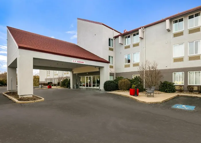 Red Roof Inn Plus+ Boston - Logan Saugus