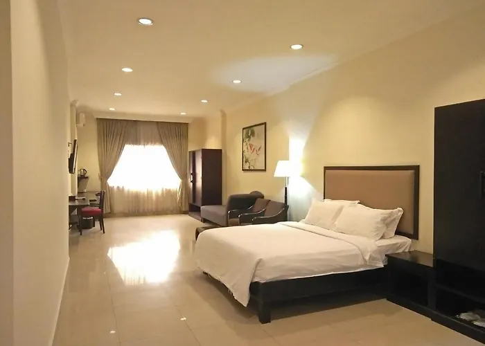 Almond Hotel Sothearos Phnom Penh
