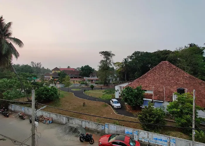 Calvin'S Inn Kochi