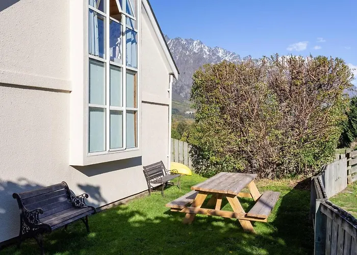 Riverside Retreat Hotel Queenstown