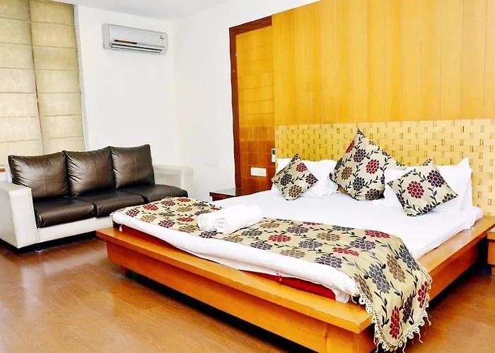 Hotel Mandakini Plaza Kanpur