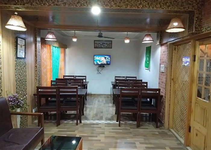 Hotel Kashmir Inn Srinagar 