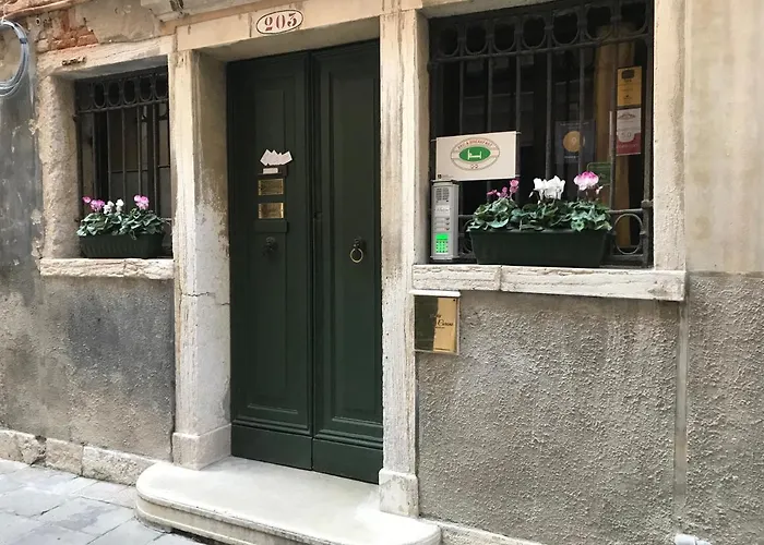 Le Due Corone Bed & Breakfast Venice