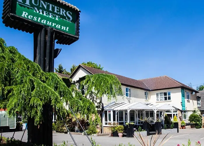 Hunters Meet Hotel Hatfield Heath