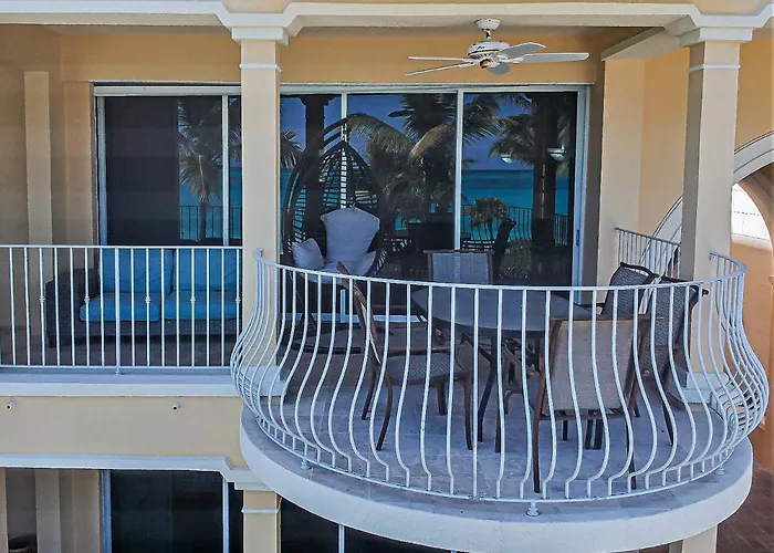 Villa Renaissance Unit 205 Grace Bay Beach
