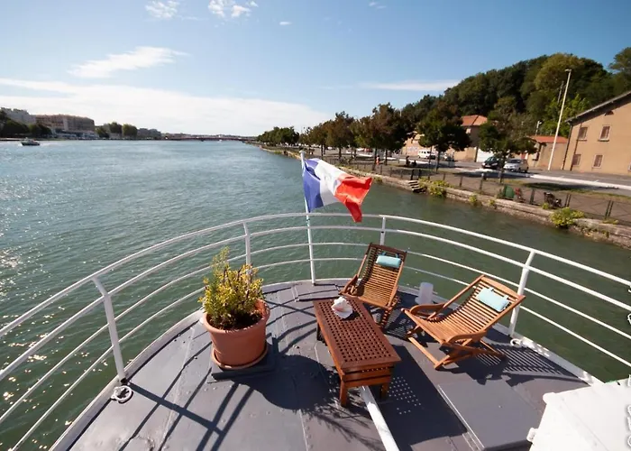 Hotel Péniche DJEBELLE à Bayonne