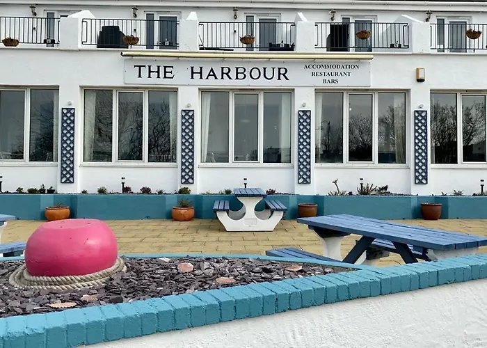 The Harbour Bar & Bistro Hotel Cemaes Bay