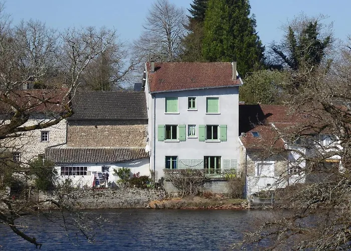Chambres d'Hôtes L'Hirondelle du Lac Peyrat-le-Château