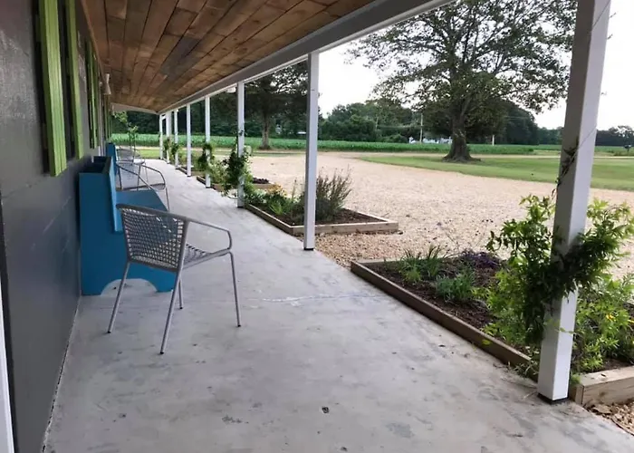 The Quarters At Pier450 Motel Ridge