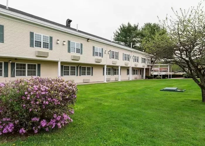 Econo Lodge Auburn I-95