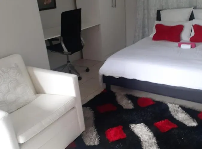 Ruros Guest House Kempton Park