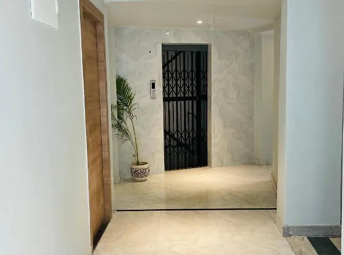 Hotel The Crest Kolkata