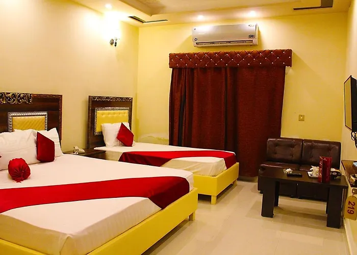 Hotel Day In Lahore