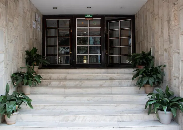 Alpine Continental Hotel Shillong