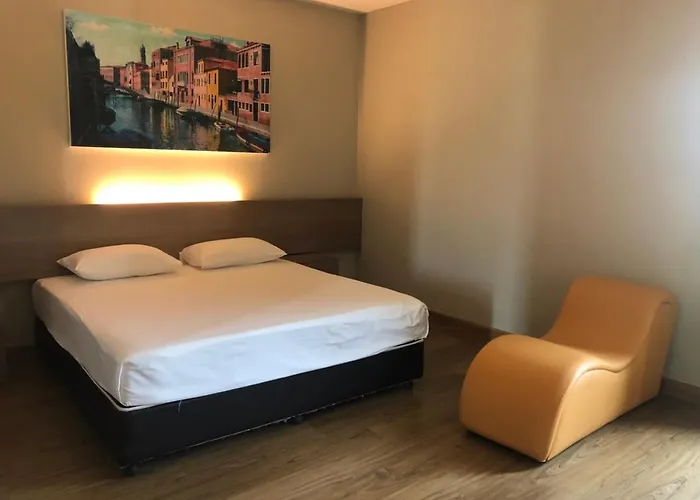 พานินี่ เรสซิเดนซ์ Hotel กรุงเทพมหานคร