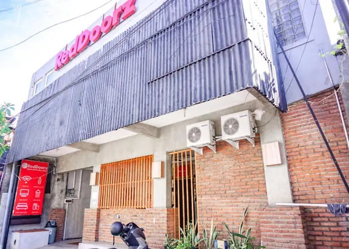 RedDoorz Hostel Near Ngurah Rai Airport Kuta