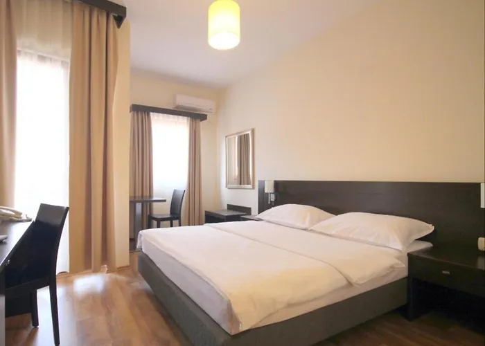 Lucic Rooms & Suites Budva