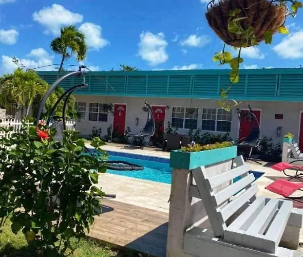 Georges Royal Inn Frederiksted