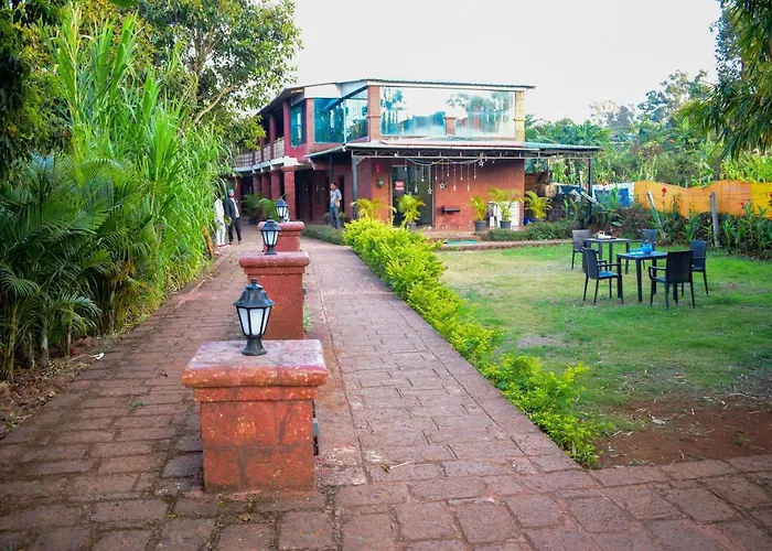 Hotel On The Rocks Mahabaleshwar