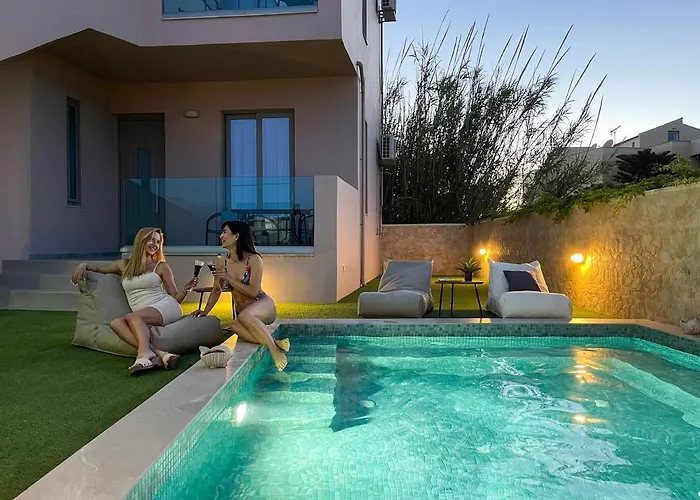 Aegean Breeze Luxury Apartments Next To The Sea Maleme 