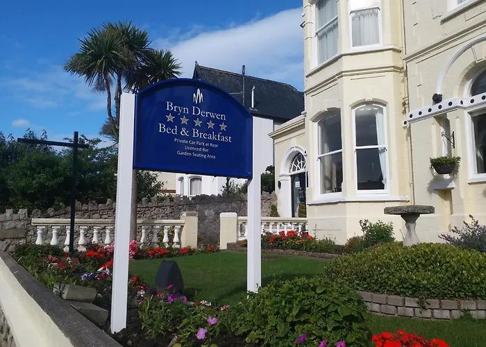 Bryn Derwen With Private Car Park Hotel Llandudno