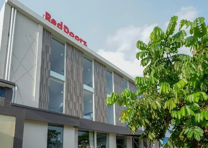 Reddoorz Plus Near Solo Baru