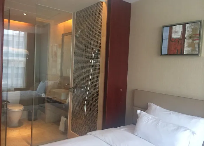 Shenzhen Baoan Royal International Hotel