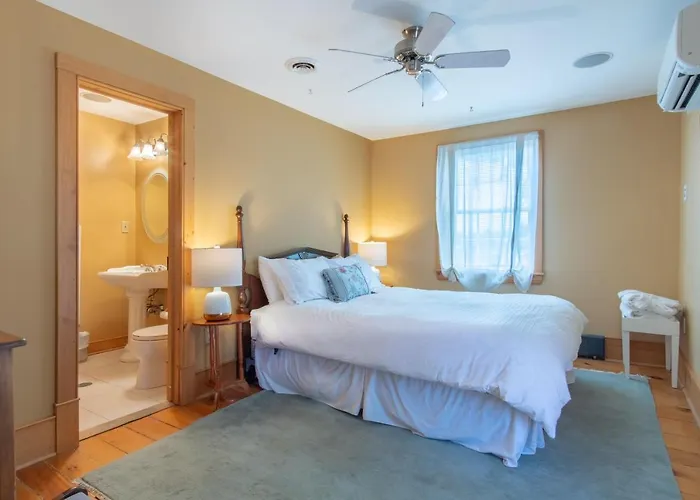 Emilyville Inn Campbellford