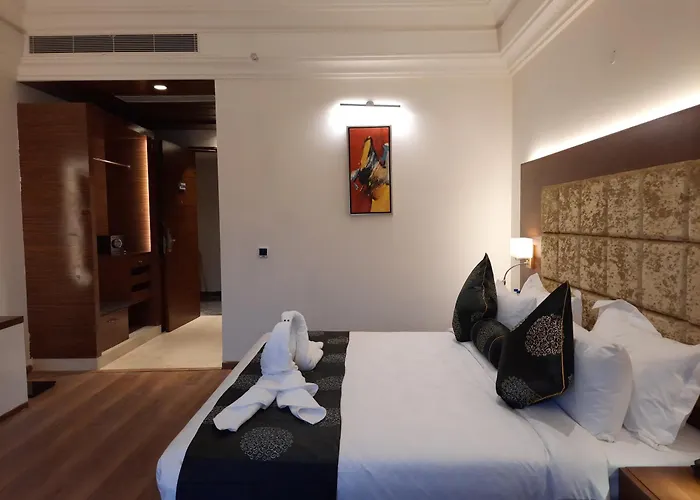 Jay Clarks Exotica Hotel Nahan