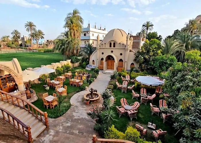 Embrace Hotel Luxor