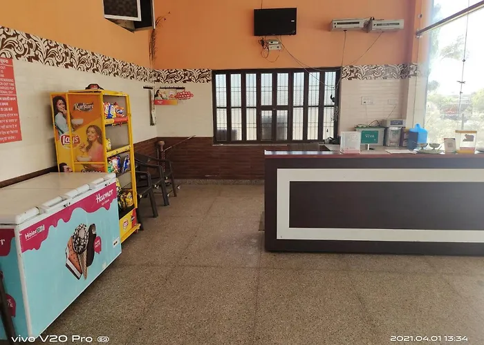 Hotel Purnima Palace Fatehpur 