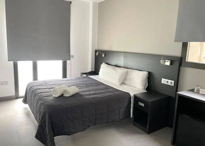 6 Bis HOTEL Castelldefels