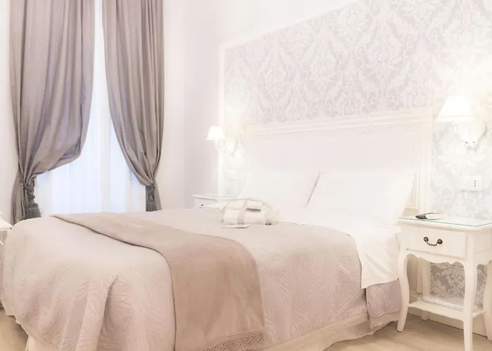 Charme & Chic Luxury Hotel Rome