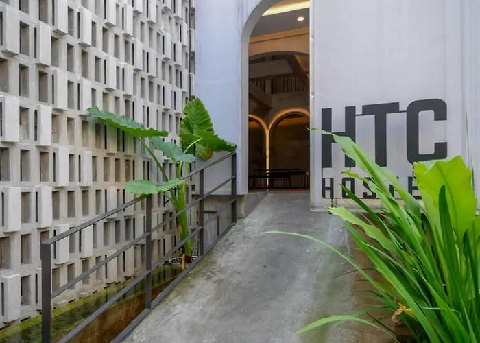 Reddoorz Plus Near Kawasan Sam Poo Kong Semarang