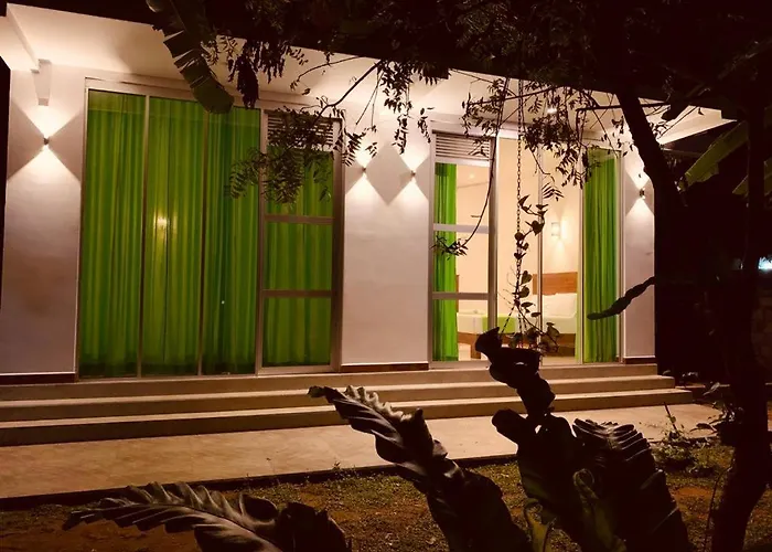 Elegant Lake Yala Safari House Tissamaharama