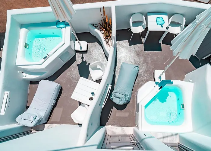 Eternity Suites Santorini Fira 