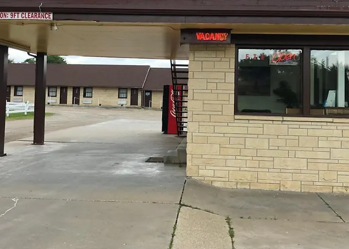 Budget Host Inn - Emporia