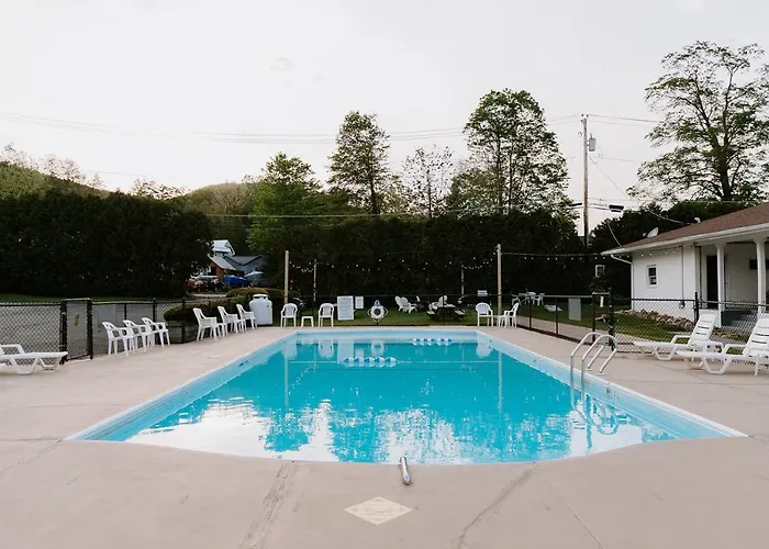 Blue Moon Motel Lake George