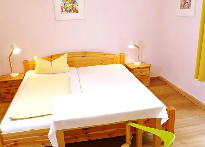 Pension Stoi Budget Guesthouse Innsbruck
