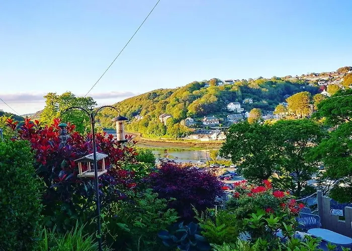 Schooner Point Guest House Looe