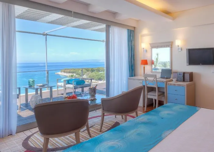 Tropical Hotel Atina