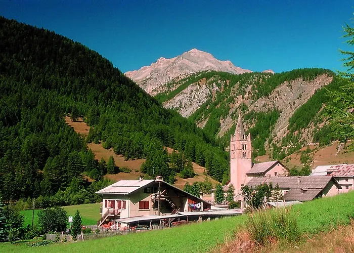 Hotel VTF Les Esquirousses à Arvieux