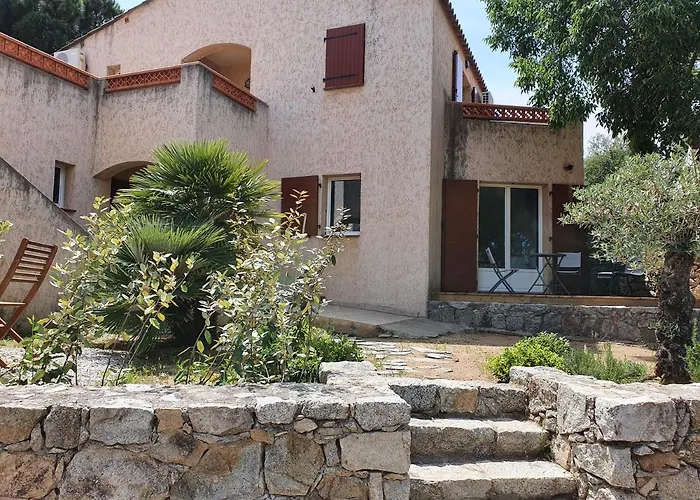 Hotel La Bergerie à LʼÎle-Rousse