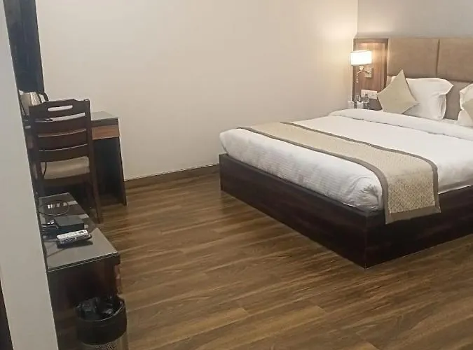 Dd Suites Hotel Agra 