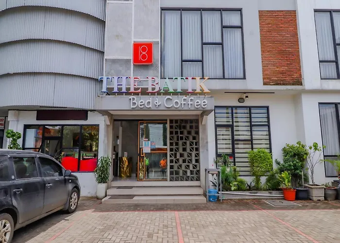 Super Oyo Collection O 31 The Batik Bed And Coffee Bandung Hotel