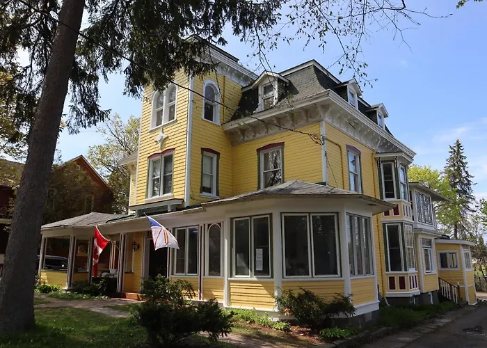 Pangea House Bed & Breakfast Gananoque
