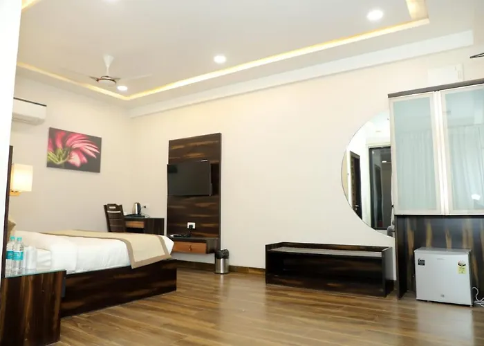 Dd Suites Hotel Agra 